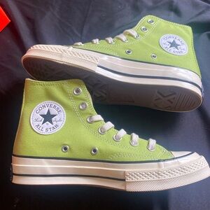 Vitality green converse size 7 women’s/5 men’s brand new